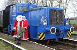 Die 2 Zugbegleiter der Nikolausfahrt am 07.12.2024 in Damme.