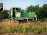 Die V 22 des RWZ Raiffeisen in Ebeleben fhrt hier mit vollen Getreidewagen.Aufgenommen am 4.7.2012