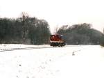 Kf D1 (ex-DB 332 306-0) der Bentheimer Eisenbahn AG mit Sperrfahrt 308 zwischen Ochtrup-Brechte und Bad Bentheim in ein Winterlandschaft bei Bad Bentheim am 28-12-2000. Bild und scan: Date Jan de Vries.
