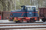 22.4.2021 - Sande Bahnhof - Deutz KG 275 B Herstellernummer 58240 der Alba Metall Nord GmbH, Wilhelmshaven, zieht einen Zug mit leeren Eanos Waggons von Sande nach Wilhelmshaven