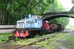 Am 28.05.2007 standen diese beiden ehemaligen Industrieloks bei der Museumseisenbahn in Klein Mahner auf der Warnetalbahn. Vorn ist eine zweiachsige blaue Henschel Lok zu sehen. Die Fahrzeuge gehörten zu diesem Zeitpunkt zum Bestand der Dampflok Gemeinschaft 41096 e. V.