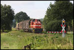 Henschel Lok VLO 2 nähert sich auf der abschüssigen Rampe dem Bahnübergang der Hauptstraße zwischen Wehrendorf und Bohmte am 21.07.2017.