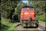 Am 20.09.2020 gab es eine Sonderfahrt Aktion auf der Werkbahn zwischen Hasbergen und Georgsmarienhütte. Ein Museumszug der Osnabrücker Dampflok Freunde pendelte zwischen den beiden Orten. Die Fahrgäste konnten aber nur in Hasbergen bzw. an dem noch vorhandenen Bahnsteig im ehemaligen Haltepunkt Augustaschacht ein- und aussteigen. In Georgsmarienhütte war kein Aus- oder Zustieg möglich. Dort wurde Kopf gemacht. Bei der ersten Rückfahrt nach Hasbergen bildete dann die Werklok GMH 8 den Zugschluss, so dass der Zug als Wendezug weiter gefahren werden konnte. Hier verlässt dieser Zug gerade um 11.12 Uhr den ehemaligen Bahnhof Patkenhof in Richtung Augustaschacht.