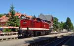 199 874 brachte am 01.07.15 sechs Rollbockwagen aus Wernigerode kommend nach Drei-Annen-Hohne. Diese wurden später auf ein Stumpfgleis für Bauzugdienste abgestellt.