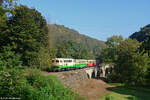 Am 09.10.2021 ist die D5 auf der Brohltalbahn bei Bad Tönisstein in Richtung Oberzissen unterwegs.