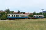 VT 07 + VS 28 der Wanderbahn von Viechtach nach Gotteszell am 01.07.2007 unterwegs am Furthof.