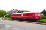 VT 50 (ex KVG, jetzt 95 80 0 301 016-1 D-PBE) der Krebsbachtalbahn im Bf Hüffenhardt, 3.8.14.