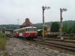 Am 09.08.13 gab es bei der Schwbischen Alb Bahn einen Fahrtag. Hier der MAN Triebwagen VT 8 mit VS 14 bei der Einfahrt in Mnsingen.