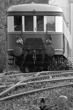 Triebwagen 303 022-7 Anfang November 2018 in Hattingen.