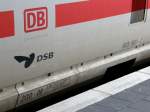 Die DB und die dnische DSB teilen sich die Fahrauftrge zwischen Hamburg und Kopenhagen als Kooperation. Hier ICE-TD 605 503 im Bahnhof Puttgarden am 10.08.2008.