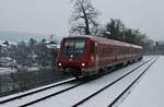 Als IRE (Basel Bad Bf - Singen (Hohentwiel)) fuhr am Morgen des 15.02.2018 der 611 024 durch den Bahnhof von Laufenburg (Baden) in Richtung Waldshut.