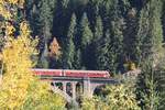 Triebzug auf der Gutachbrücke bei Titisee-Neustadt am 13.10.2017.