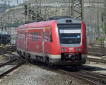 612 117 war aus Erfurt nach Würzburg Hbf. gekommen und fährt nun in die Abstellung.
30.04.2017
