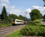 612 612 in Landesfarben von Baden-Württemberg mit Schwesterzug als IRE 3257 in Metzingen am 16.8.2017.