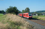 612 170 mit dem RE 3089 aus Nürnberg nach Hof Hbf bei Seulbitz, 08.09.2016