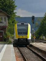 Am 15.08.2018 fährt 612 067 als RE 22339 von Sigmaringen nach Ulm Hbf. Um 10:42 Uhr fährt er aus dem Bahnhof von Schelklingen aus. 