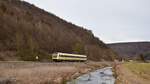 612 103 fährt als RE nach Donaueschingen kurz vor Schelklingen an der Ach entlang.