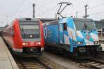 612 517-2 trifft am 14.11.2018 als RE57588 nach Kempten(Allgäu) Hauptbahnhof im Münchener Hauptbahnhof auf 146 245-6 mit dem RE4858 nach Nürnberg Hauptbahnhof.