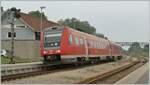 Der DB 612 080 auf der Fahrt von Lindau Hbf nach München Hbf erreicht Hergatz.