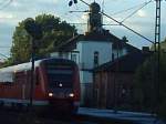 Der Regioswinger fhrt als RE aus dem Bahnhof Hofgeismar zur Endstation Kassel-Wilhelmshhe. 