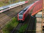 612 069 und ein weiterer 612er fahren am 28.10.08 am Rbf Halle/Saale  vorbei in Richtung Hbf.