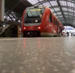 612 067 und 612 037 steht im Hbf Leipzig um bald nach Chemnitz Hbf zu fahren, durch die nsse sieht der lack nicht so verblichen aus 10.12.2009