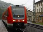 612 066 erreicht am 25. September 2010 als RE nach Lichtenfels den Bahnhof Ludwigsstadt auf Gleis 3.