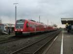 612 166 und ein weiterer 612er stehen am 19. April 2013 als RE 3033 und 3013 nach Hof und Bayreuth in Burgkunstadt.