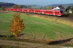 Am 29.10.05 ist eine dreiteilige 612er Garnitur von Reichenbach nach Hof unterwegs, hier aufgenommen bei Christgrn.
