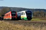 Treffen zweier alltäglichen Fahrzeuge auf der KBS 855: 612 093 mit dem RE 3697 nach Regensburg Hbf und VBG 74262, 14.02.2014