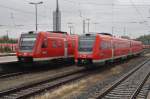 Hier links 612 971-2 und 612 480-4 als RE3697 von Hof Hbf. nach Regensburg Hbf. und rechts 612 165-1, diese Triebzüge begegneten sich am 18.8.2014 in Hof Hbf.