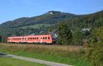 612 071 fährt am 17. September 2014 vor der Kulisse der Schalksburg als IRE 3259 gen Aulendorf.