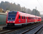 612 660 / 160 steht am 16. April 2016 als RB nach Lichtenfels im Bahnhof Kronach auf Gleis 4.
