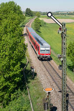 628 639 nach Mühldorf nähert sich am 18.05.2017 dem Bahnhof Schwindegg aus Richtung München.