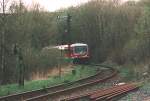 628 322 (doppelte Frontscheinwerfer) als RB Limburg (Lahn) -> Au (Sieg) wartet auf die Einfahrtfreigabe in den Bahnhof Westerburg. (Datum: 29.04.2001)