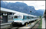 VT 628008-5 wartet hier am 11.5.2002 um 17.33 Uhr auf die Abfahrt nach Reutte in Tirol.