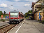 628 544 stand im Sommer 2016 im Bahnhof Wangen(Allg) als RB nach Aulendorf! Mittlerweile sieht man hier noch Baustelle, und wenn diese Fertig ist werden die alten Bahnsteige verschwunden sein und die Gleise von einer  Wäscheleine  überspannt sein. Während 628 544 weiter seine runden für die Südostbayernbahn in Mühldorf dreht