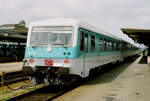 28. Mai 1994, Triebwagen 628 558 steht im Bahnhof Mühldorf. 