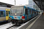 DB 628 423-6  Stadt Bogen  im Bahnland Bayern-Design steht in München Hbf bereit als RB40 nach Mühldorf.