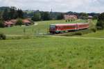 noch eine Aufnahme von der Nebenbahn Traunstein - Waging. Wie schn wre jetzt noch ein Schienenbus oder ne 70er, aber auch der 628 macht sich ganz gut