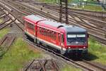 Vogelperspektiv auf 628 224 in Aschaffenburg Hbf am 3 Juni 2019. Das Bild wurde vom offenbar zugängiger Brücke gemacht.