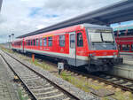 VT 928 581 steht mit der RB 42 nach Burghausen in Mühldorf (Oberbayern), 28.07.2024.