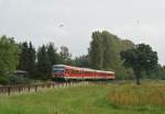 628 221-4 und ein weiterer Triebwagen der Baureihe 628  als RE nach Kiel Hbf am 22.08.2008 in Behl.