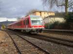 Am 11.03.09 verlt eine Doppeleinheit 628/928 mit RE17 den Bahnhof Arnsberg auf der Fahrt nach Hagen Hbf.