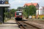 Eine Regionalbahn aus Heidelberg fhrt mit Versptung in den Bahnhof Steinsfurt ein. Bild aufgenommen am 4.5.09.