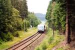 Ein unbekannter 628 fhrt am 25.06.1999 als RB 16927 Rudolstadt-Blankenstein durch den Haltepunkt Heinersdorf.