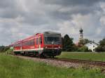 Der 628 559 am 09.08.2010 als RB nach Burghausen unterwegs bei Heiligenstatt. 