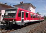 628 245 steht am 7. Mai 2011 als RB nach Helmbrechts auf Gleis 1 in Mnchberg.