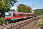 928 673 RE12 (Eifel-Mosel-Express) nach Trier kurz nach Durchfahrt am Bf Satzvey/Eifel - 23.09.2011