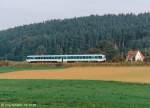 Ein 628/928 am 18.10.95 als RB nach Gunzenhausen bei Veitserlbach. Der Ort liegt links vom Bild, hatte aber nie einen Haltepunkt. Die 250 Einwohner mussten immer ber 1 km zum Haltepunkt Ramsberg rechts vom Bild laufen.